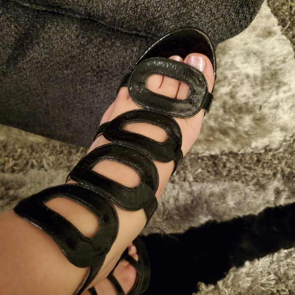 Shoes - Picture 2 of 5